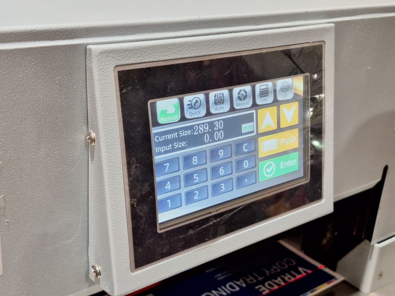 Display Paper cutting machine display - cutnbind - png