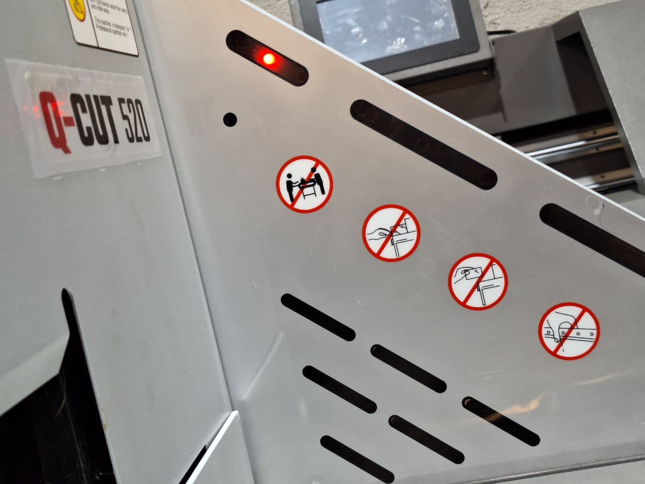 Photoelectric sensor Paper cutting machine photoelectric sensor - cutnbind - png