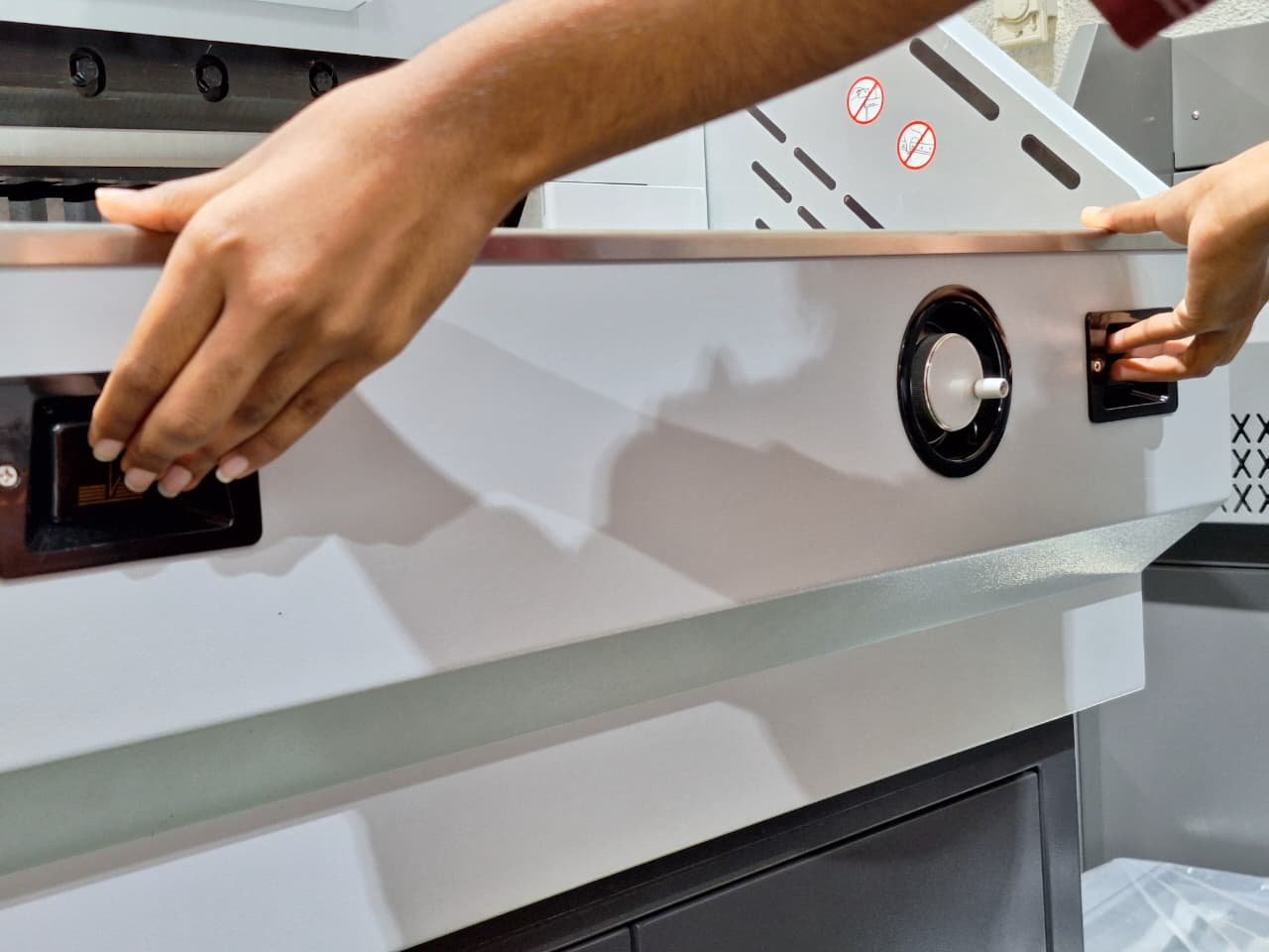 Cutting Switch Paper cutting machine cutting switch - cutnbind - png